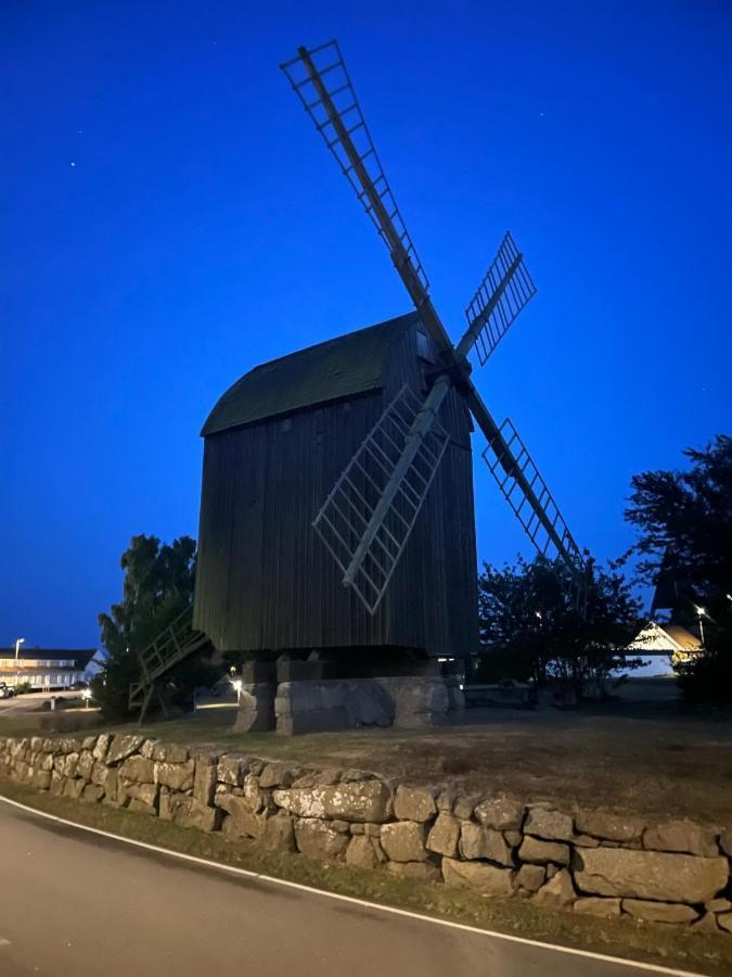 Nybygget Hus I Svaneke Taet Pa Klipper, Skov Og Hav ภายนอก รูปภาพ