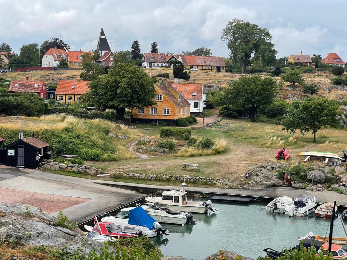 Nybygget Hus I Svaneke Taet Pa Klipper, Skov Og Hav ภายนอก รูปภาพ