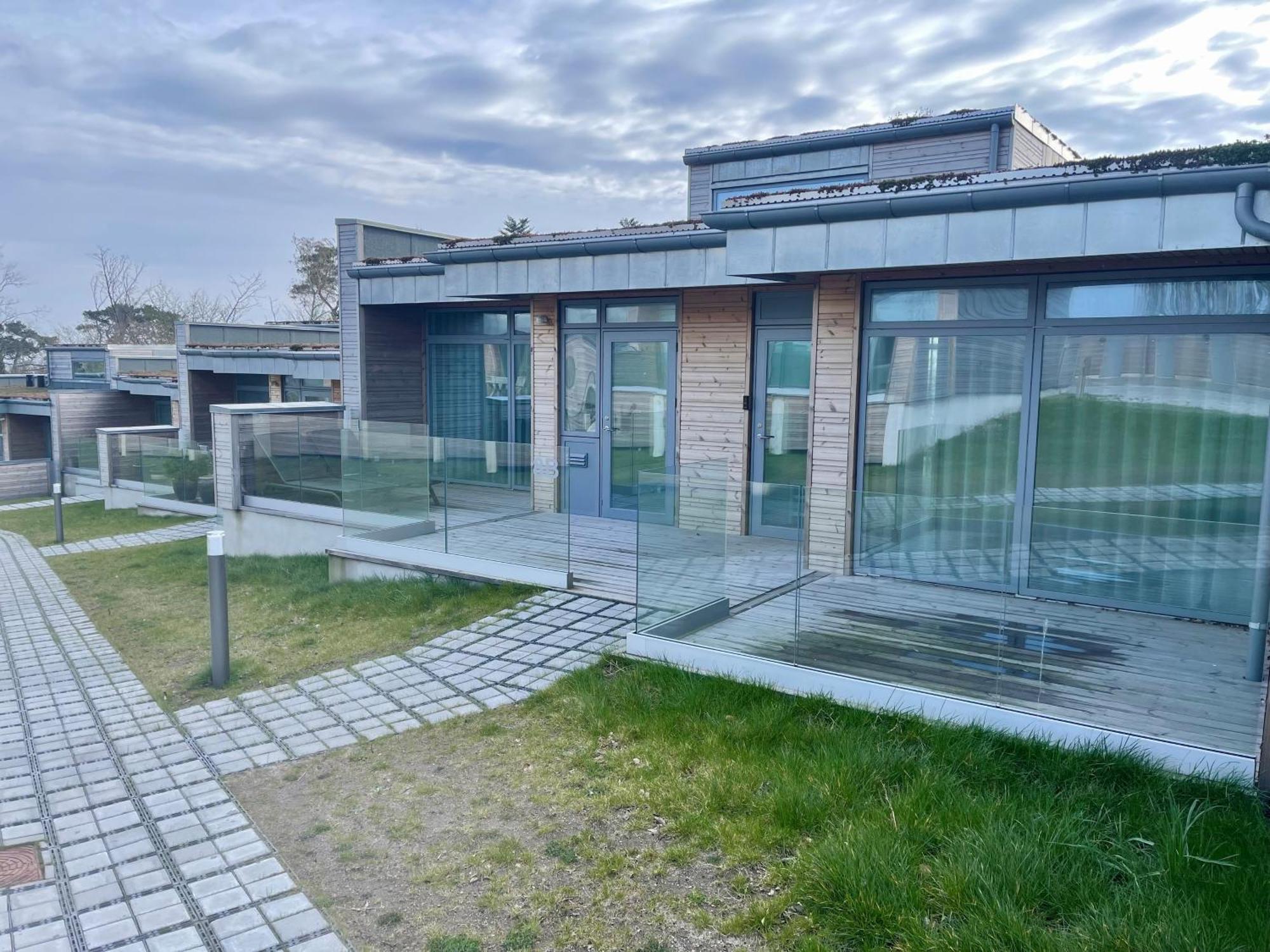 Nybygget Hus I Svaneke Taet Pa Klipper, Skov Og Hav ภายนอก รูปภาพ